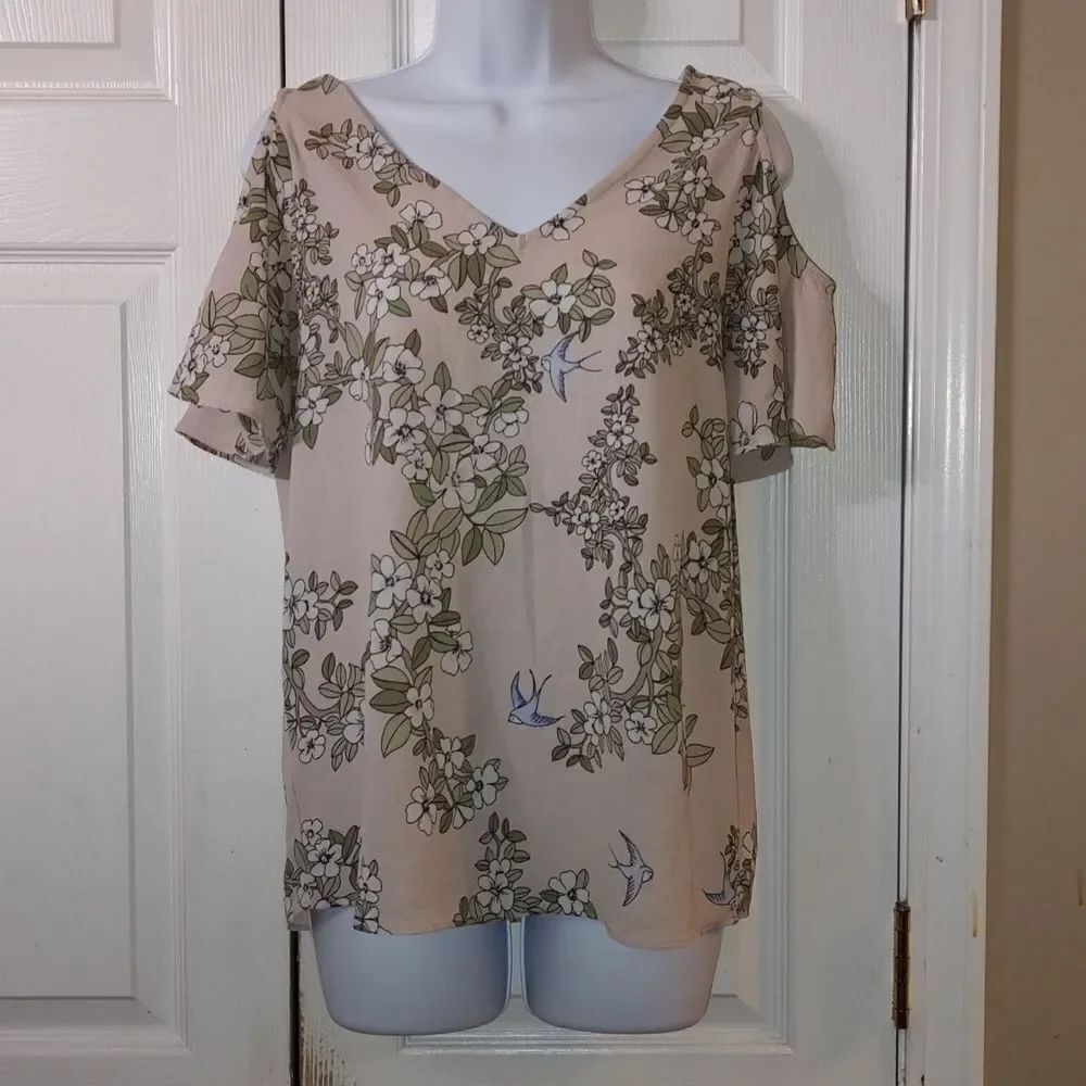 C&E  tan floral  with birds flutter sleeve  cold shoulder blouse  Sz S